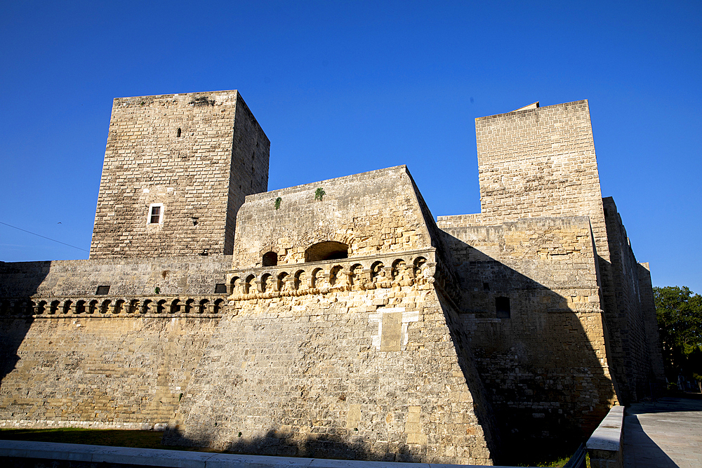 Castello Svevo (Swabian Castle), Bari, Puglia, Italy, Europe