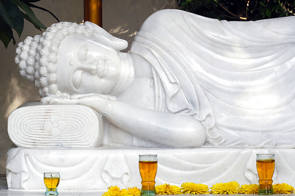 Reclining Buddha, the final Nirvana, The Buddha entered into meditation and then passed away, Parinirvana, Buddhist Temple, Hoi An, Quang Nam, Vietnam, Indochina, Southeast Asia, Asia