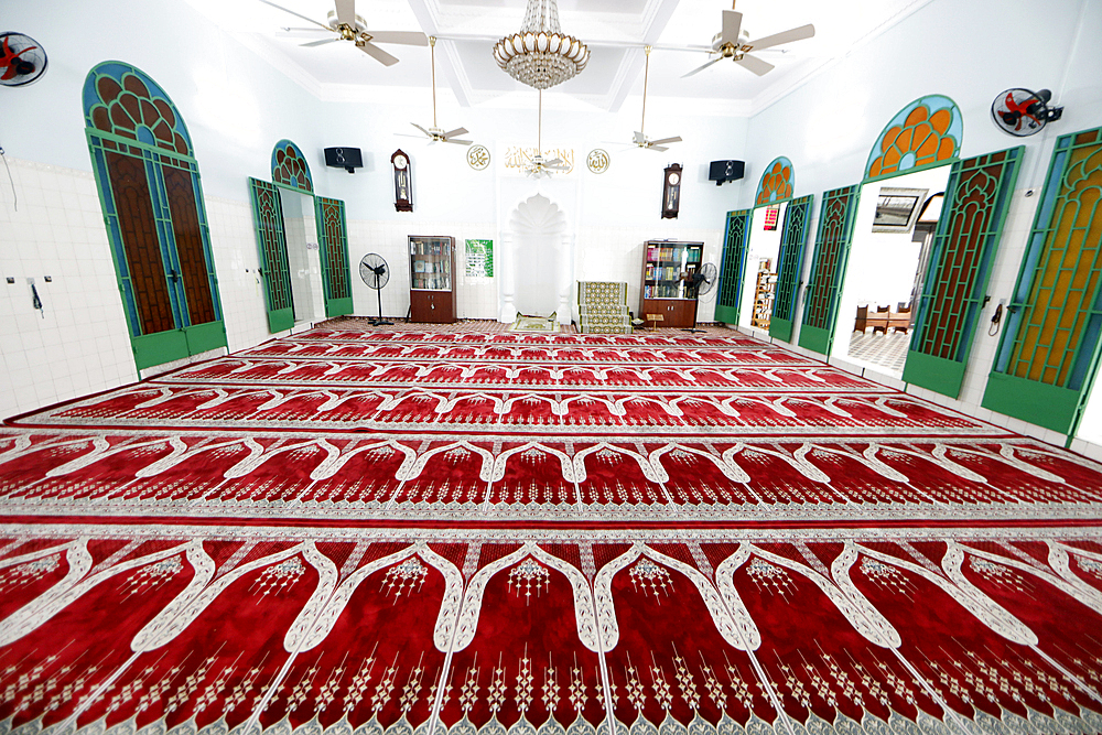 Prayer Hall, The Saigon Central Mosque (Masjid Musulman) built in 1935, Ho Chi Minh City, Vietnam, Indochina, Southeast Asia, Asia