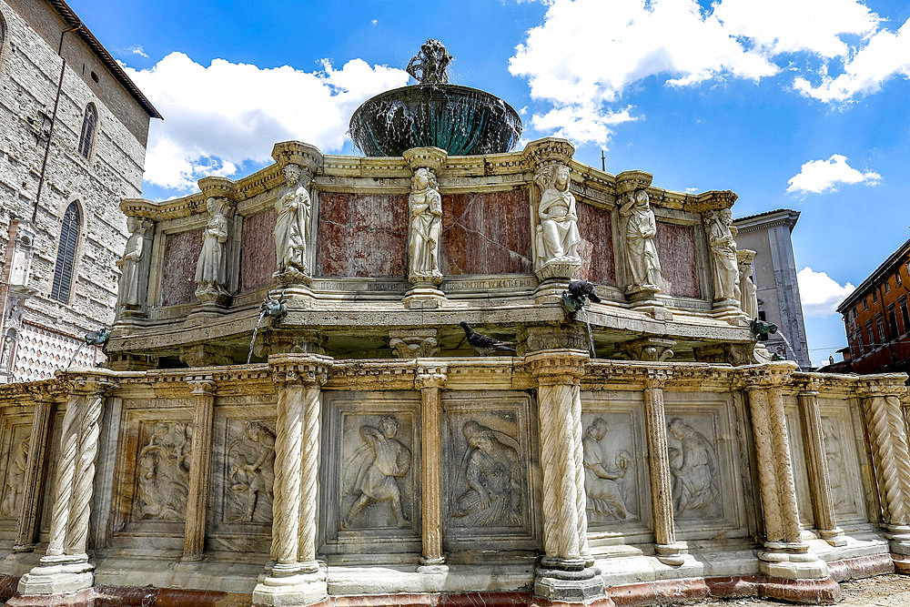 Fontana Maggiore (Fontana di Piazza), Perugia, Umbria, Italy, Europe