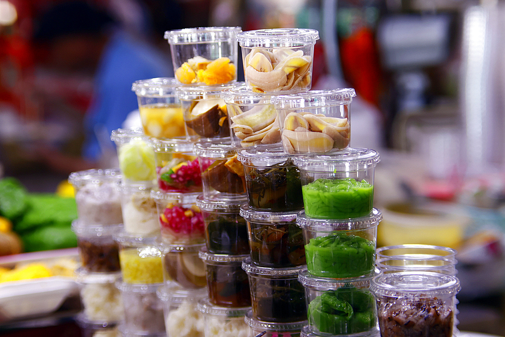 Street food, Psar Thmei Central Market, Phnom Penh, Cambodia, Indochina, Southeast Asia, Asia