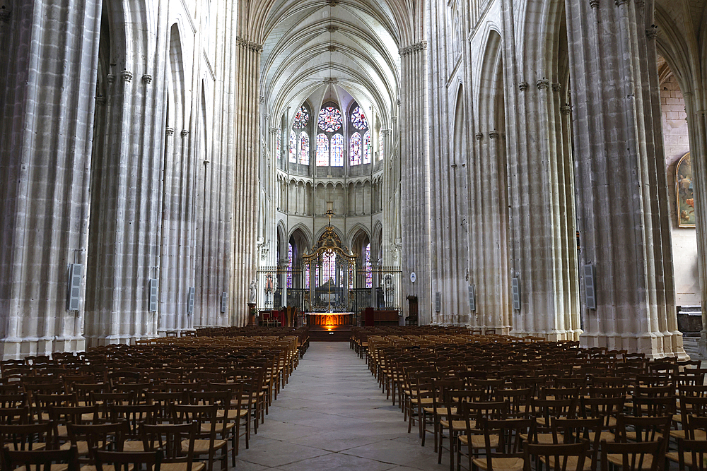 Auxerre cathedral dedicated to Saint Stephan. The cathedral is a masterpiece of Gothic architecture from the first half of the 13th century. The nave and its vault. Auxerre. France.