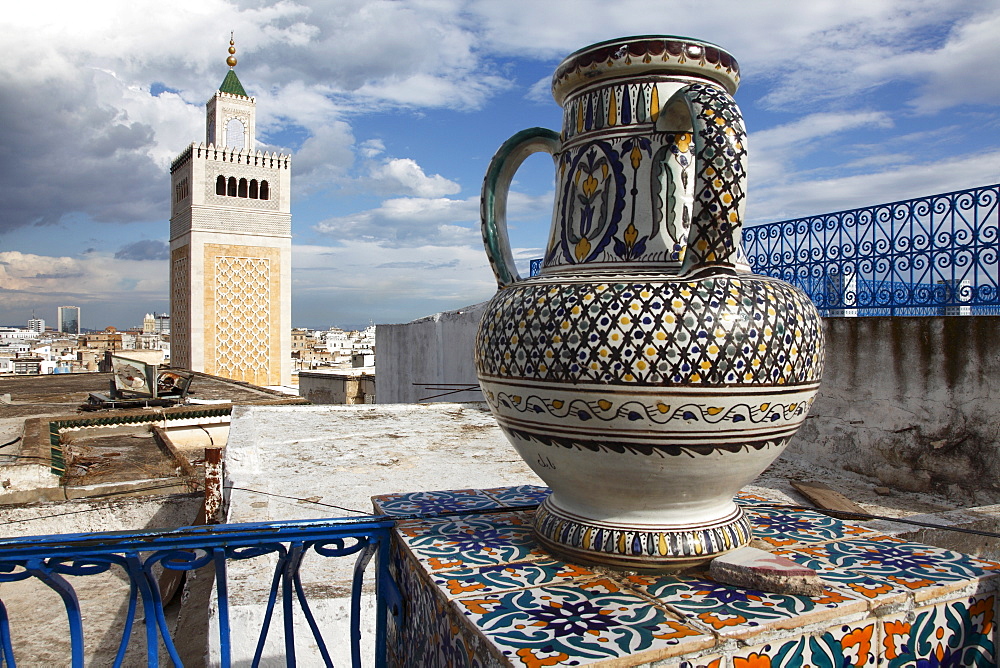 Minaret of the Great Mosque (Jamaa el Zitouna ) and local pottery, Medina, UNESCO World Heritage Site, Tunis, Tunisia, North Africa, Africa