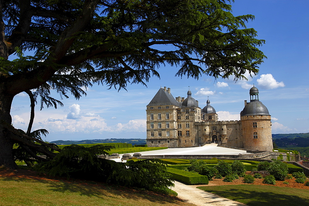 Chateau de Hautefort, Dordogne Valley, Aquitaine, France, Europe