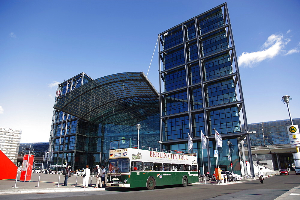 Central Railway Station (Hauptbahnhof), Berlin, Germany, Europe