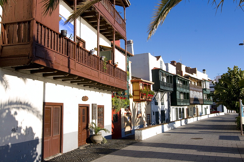 Colonial houses in the old town of Santa Cruz de la Palma, La Palma, Canary Islands, Spain, Europe