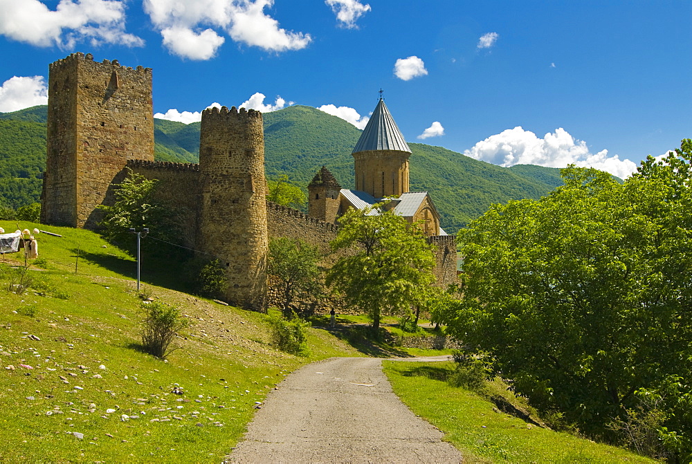 Fortress and church of Ananuri along the Zinvali Reservoir, Georgia, Caucasus, Central Asia, Asia