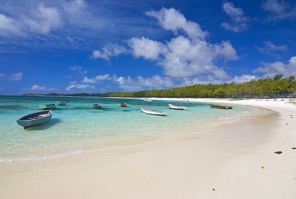 White sand beach near Poste de Flacq, Mauritius, Indian Ocean, Africa