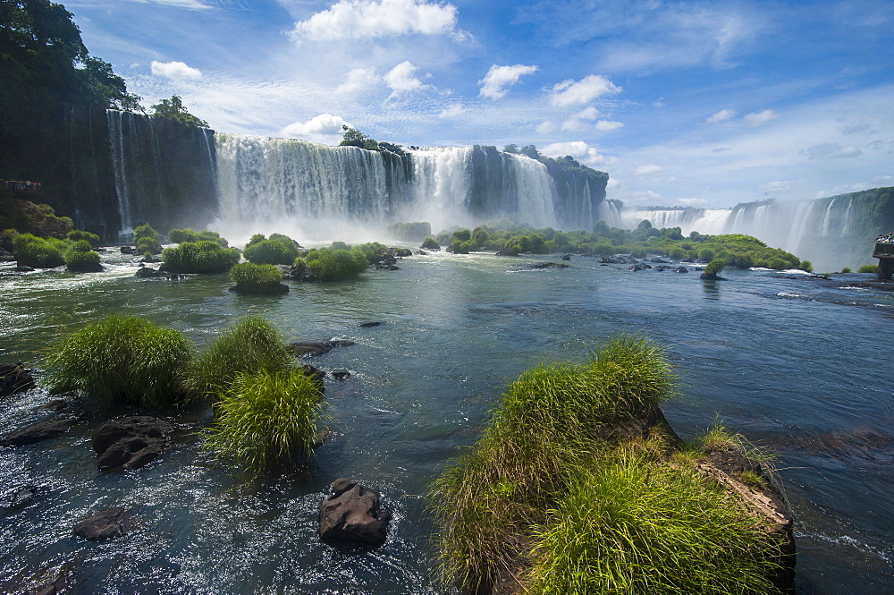 Foz de Iguazu (Iguacu Falls), the largest waterfalls in the world, Iguacu National Park, UNESCO World Heritage Site, Brazil, South America 