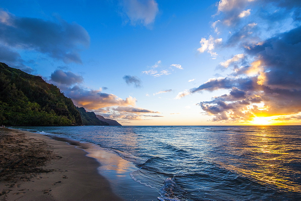 Sunset on the Napali coast, Kauai, Hawaii,United States of America, Pacific