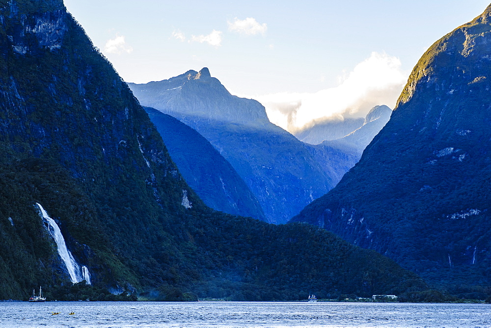 Early morning light in Milford Sound, Fiordland National Park, UNESCO World Heritage Site, South Island, New Zealand, Pacific