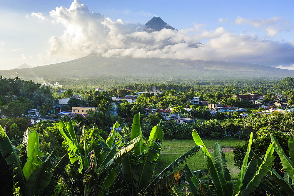 View from the Daraga Church to the volcano of Mount Mayon, Legaspi, Southern Luzon, Philippines, Southeast Asia, Asia