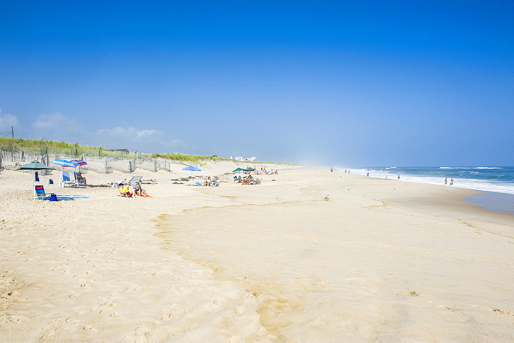 Long sandy beach in the Hamptons, Long Island, New York State, United States of America, North America