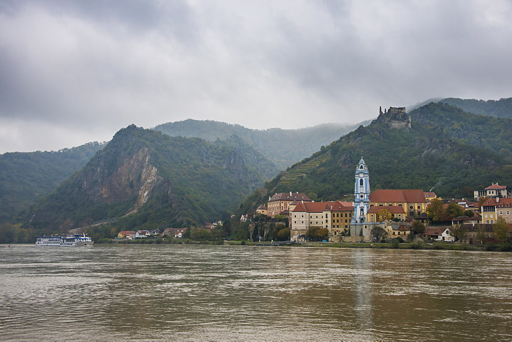 Duernstein on the River Danube, Wachau Cultural Landscape, UNESCO World Heritage Site, Austria, Europe