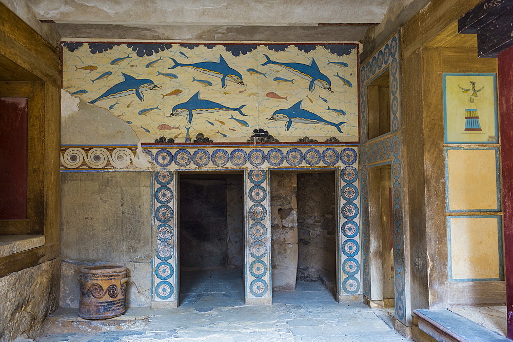 The ruins of Knossos, the largest Bronze Age archaeological site, Minoan civilization, Crete, Greek Islands, Greece, Europe 