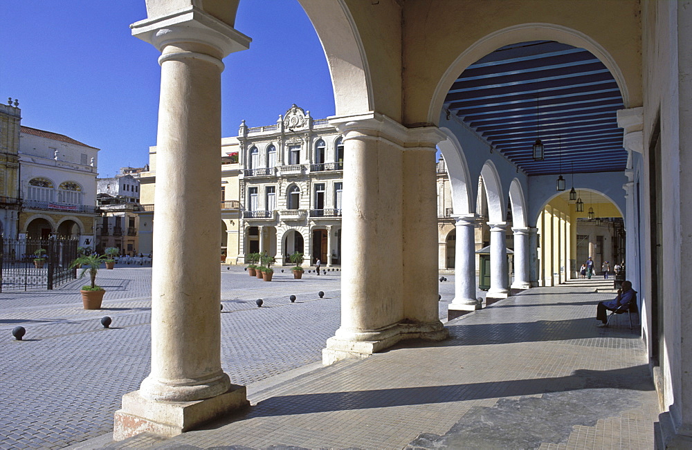 Plaza Vieja, 16th century historic square, Havana, Cuba, West Indies, Central America