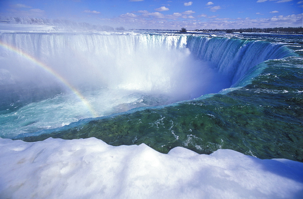 Horseshoe Falls in winter with rainbow, Niagara Falls, Ontario, Canada, North America