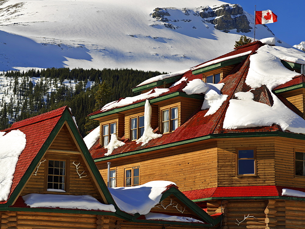 Simpson's Num-Ti-Jah Lodge in winter, Banff National Park, UNESCO World Heritage Site, Alberta, Rocky Mountains, Canada, North America