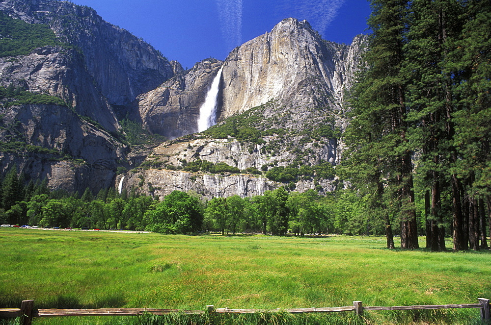 Upper and Lower Yosemite Falls, Yosemite National Park, UNESCO World Heritage Site, California, United States of America, North America