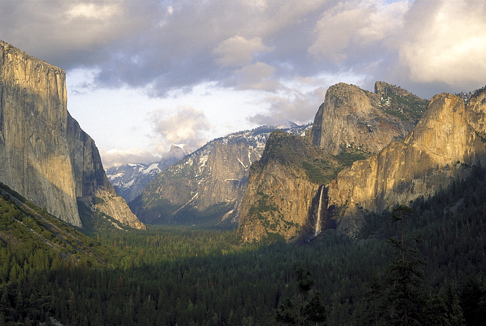 Tunnel View, Yosemite National Park, UNESCO World Heritage Site, California, United States of America, North America