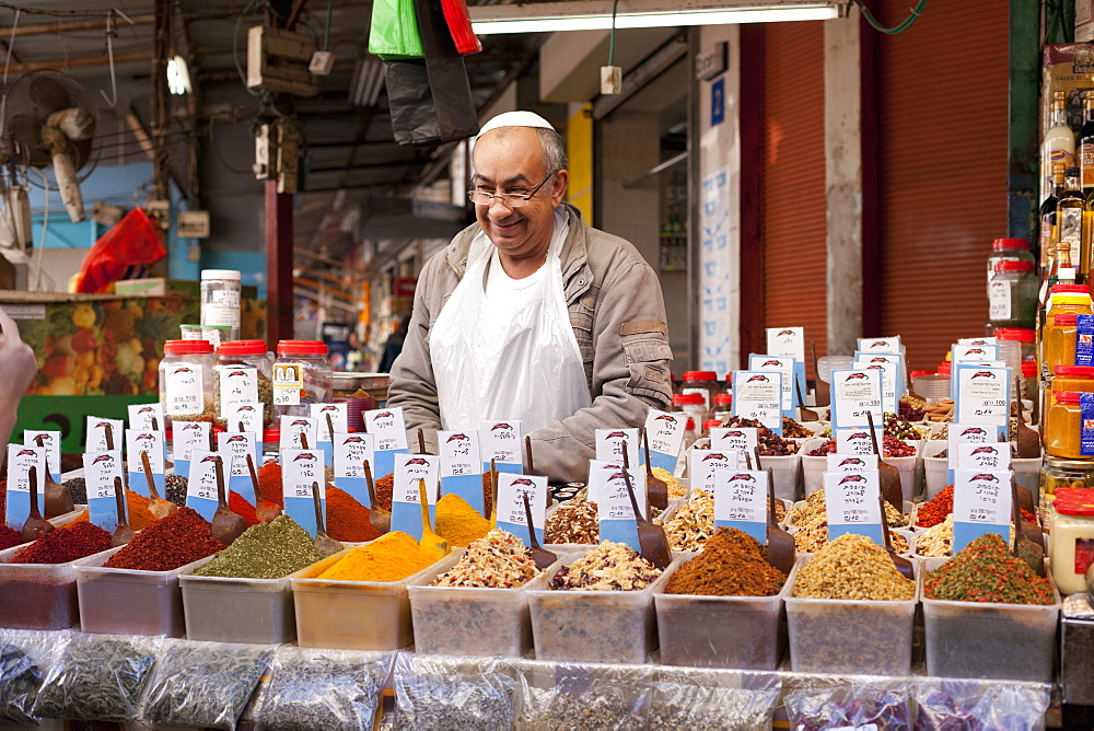 Spice vendor, Carmel Market, Tel Aviv, Israel, Middle East