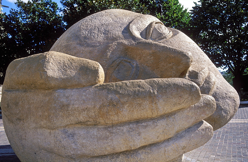 L'Ecoute by Henri de Miller, sculpted head located outside the church of St. Eustache, Paris, France, Europe