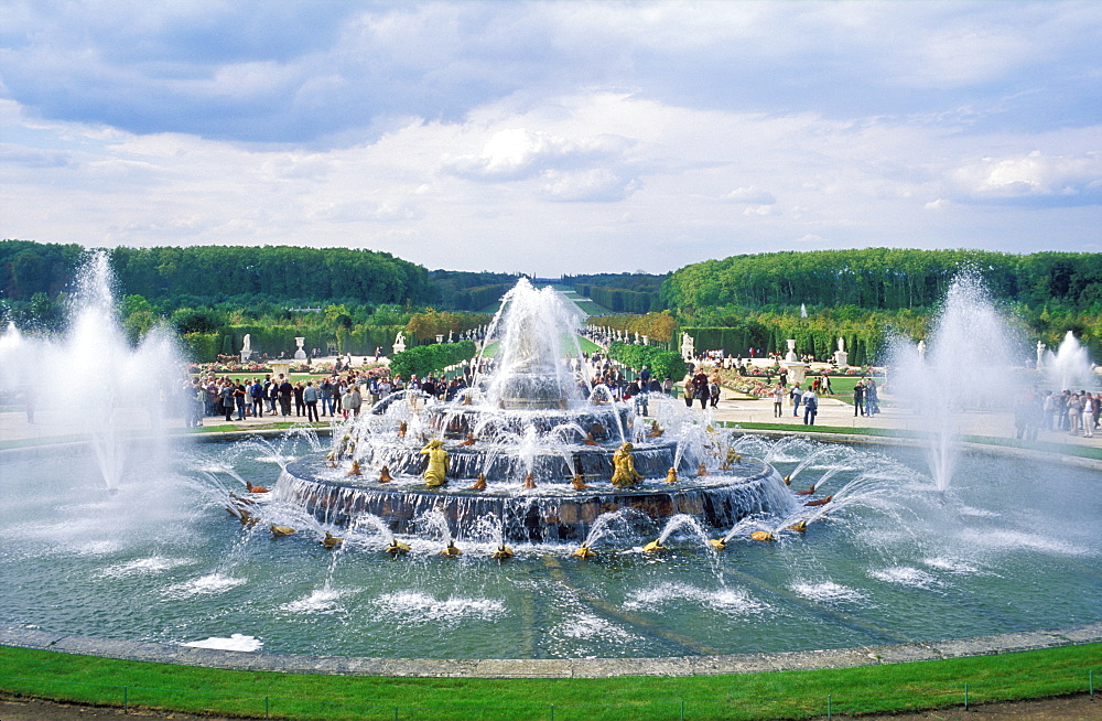 The Fountain of Latona and the Gardens of Versailles, UNESCO World Heritage Site, Versailles, France, Europe