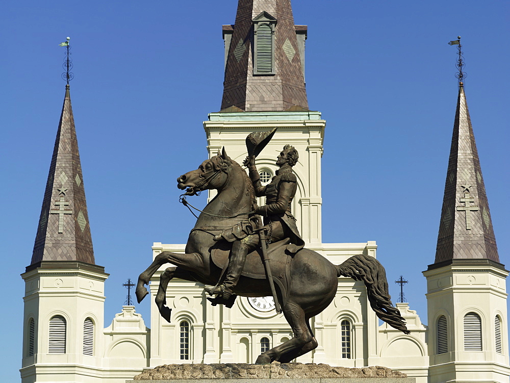 Equestrian statue of Andrew Jackson in front of St. Louis Cathedral, Jackson Square, French Quarter, New Orleans, Louisiana, United States of America, North America