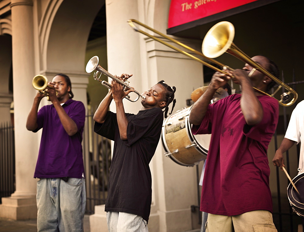 Street musicians playing jazz in front of the Cabildo, French Quarter, New Orleans, Louisiana, United States of America, North America