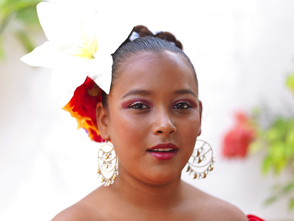 Portrait of a young Mexican girl dancer in folkloric costume, Tequila, Jalisco, Mexico, North America