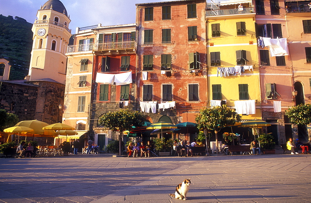 Piazza Gugliemo Marconi, Vernazza, Cinque Terre, UNESCO World Heritage Site, Liguria, Italy, Europe