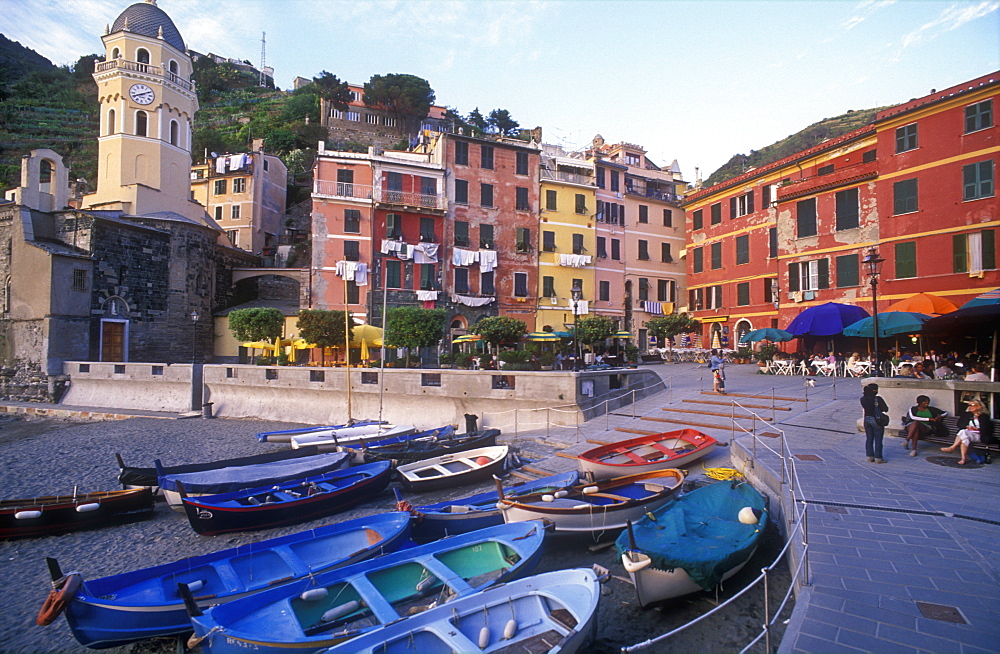 The beach with fishing boats and the town's main square, Vernazza, Cinque Terre, UNESCO World Heritage Site, Liguria, Italy, Europe