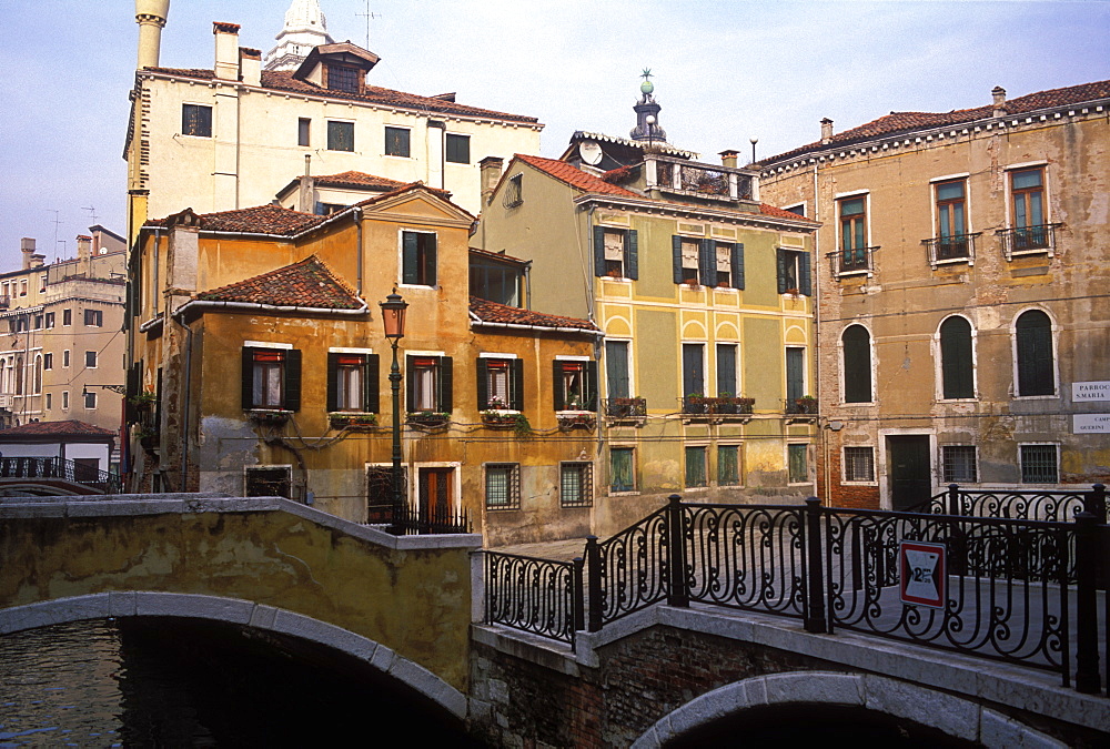 View of traditional homes, Campo Querini, Venice, Veneto, Italy, Europe