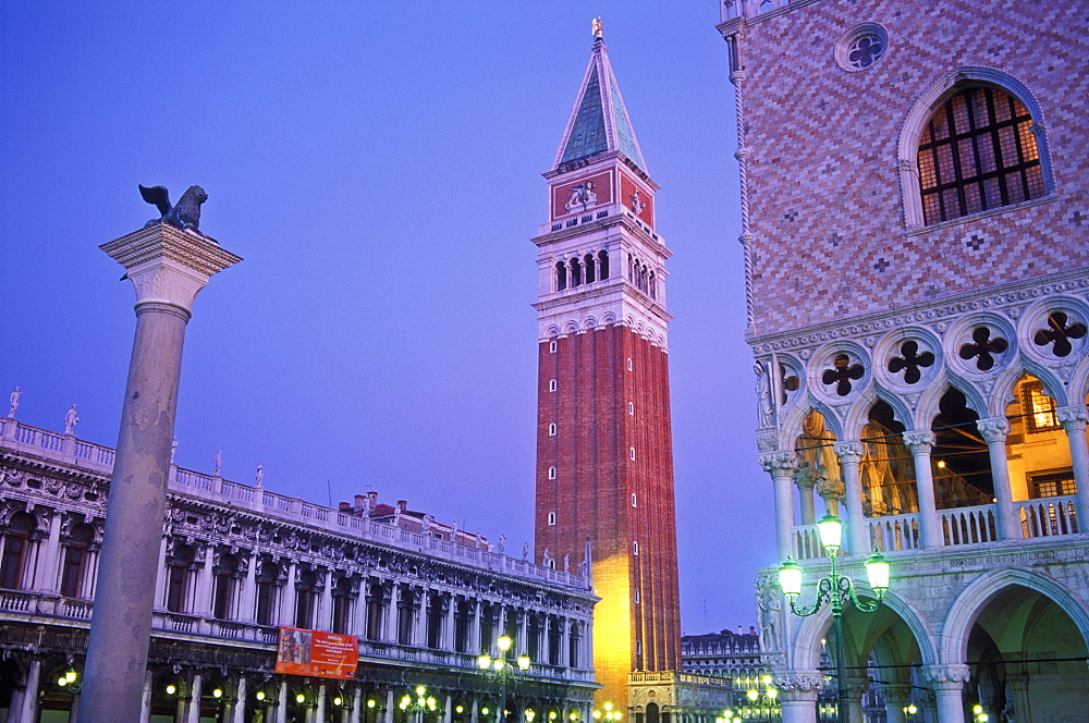 Piazzetta San Marco with the Doge's Palace, the Campanile and the Column of San Marco, Venice, UNESCO World Heritage Site, Veneto, Italy, Europe