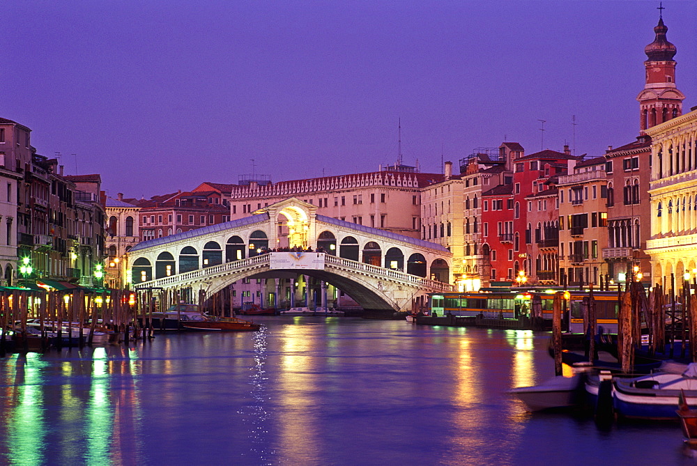 View of the Grand Canal and the Rialto Bridge at dusk, Venice, UNESCO World Heritage Site, Veneto, Italy, Europe