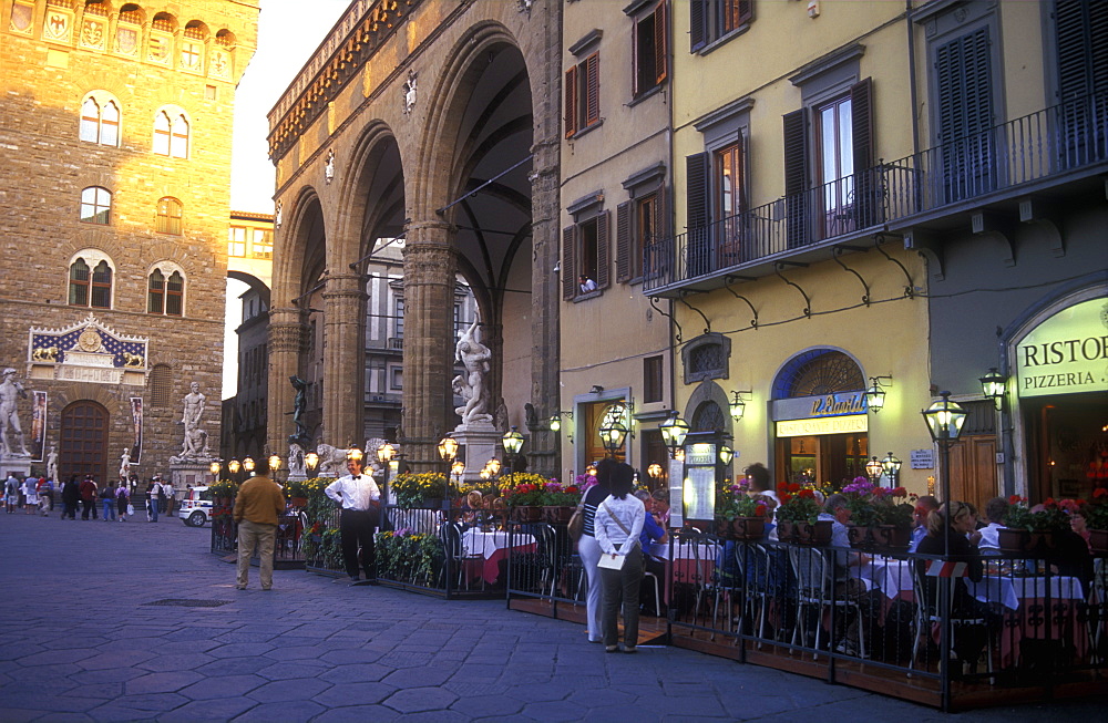 Piazza della Signoria, restaurants and cafes with tourists, Florence, Tuscany, Italy, Europe