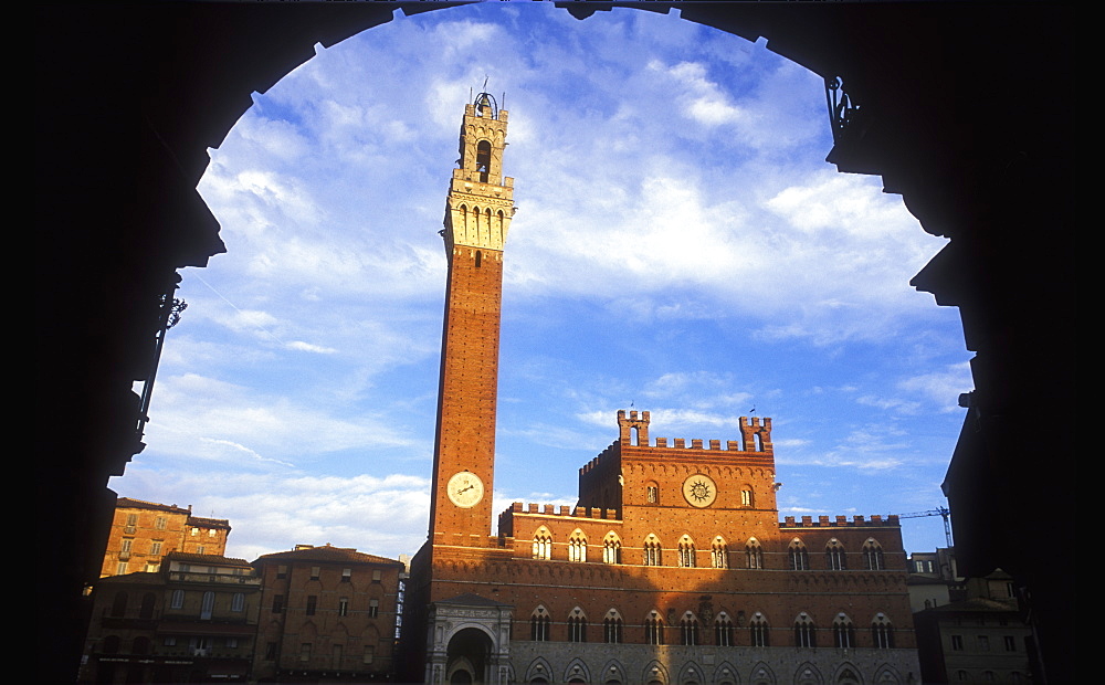 Palazzo Pubblico and Torre del Mangia, Piazza del Campo, Siena, UNESCO World Heritage Site, Tuscany, Italy, Europe