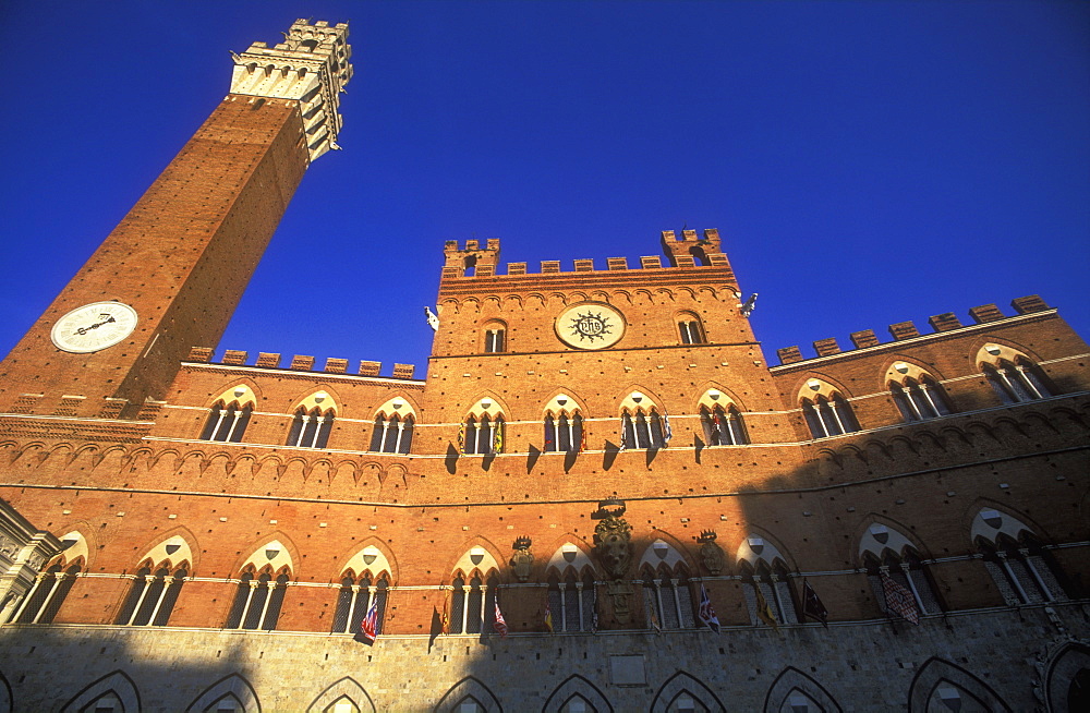 Palazzo Pubblico and Torre del Mangia, Piazza del Campo, Siena, UNESCO World Heritage Site, Tuscany, Italy, Europe