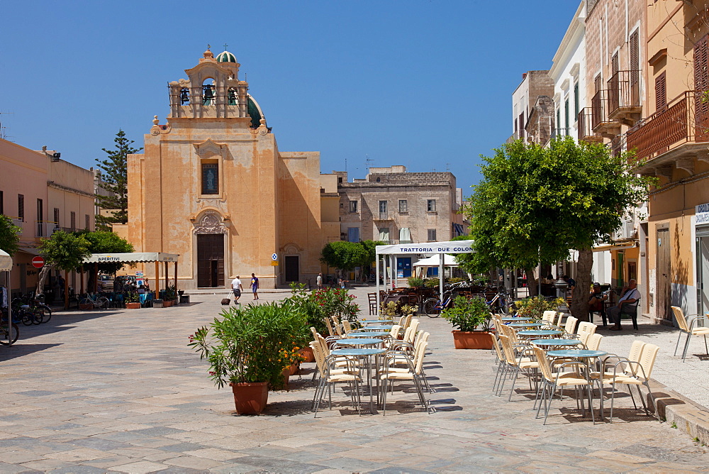 Immacolata Concezione Church and Piazza Madrice, Favignana, Egadi islands, Trapani, Sicily, Italy, Europe