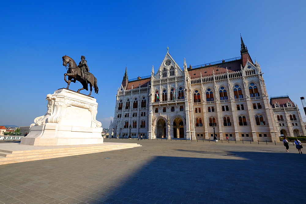 The Hungarian Parliament Building and statue of Gyula Andressy, Budapest, Hungary, Europe