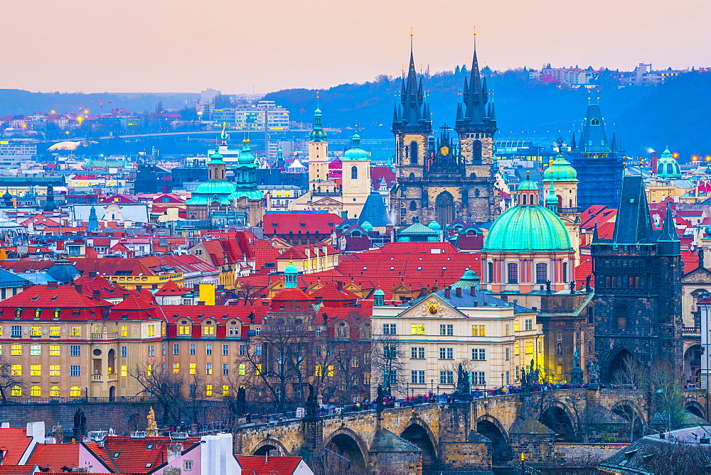 Stare Mesto, including Charles Bridge (Karluv Most) and Church of Our Lady Before Tyn, Stare Mesto (Old Town), UNESCO World Heritage Site, Prague, Czech Republic, Europe