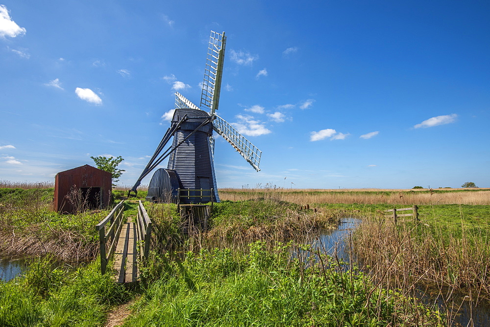 Herringfleet Mill (Walker's Mill), Drainage mill of the smock mill style, Herringfleet, Suffolk, England, United Kingdom, Europe