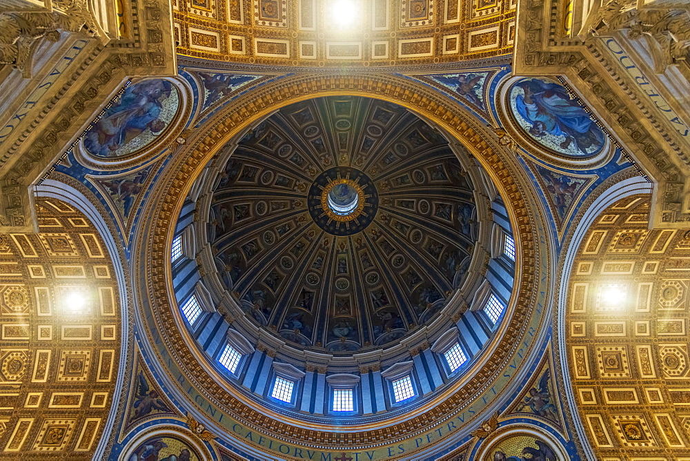 St. Peter's Basilica, UNESCO World Heritage Site, The Vatican, Rome, Lazio, Italy, Europe