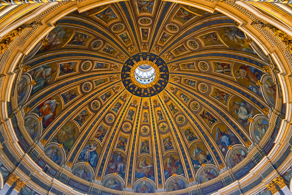 St. Peter's Basilica, UNESCO World Heritage Site, The Vatican, Rome, Lazio, Italy, Europe