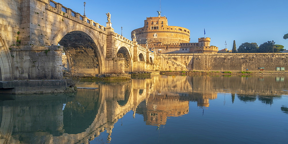 St. Angelo Bridge (Ponte Sant'Angelo) and Castel Sant'Angelo, UNESCO World Heritage Site, Rome, Lazio, Italy, Europe