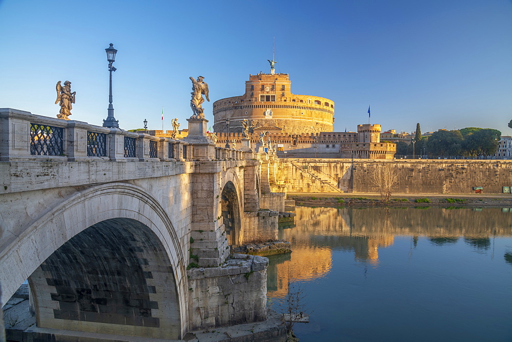 St. Angelo Bridge (Ponte Sant'Angelo) and Castel Sant'Angelo, UNESCO World Heritage Site, Rome, Lazio, Italy, Europe