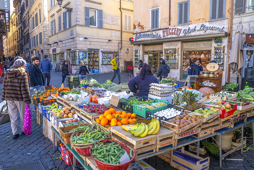 Market stalls, Campo de Fiori, Regola, Rome, Lazio, Italy, Europe