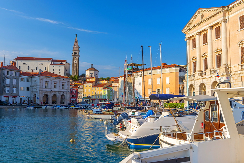 Church of St. George (Cerkev sv. Jurija) in background, Old Town Harbour, Piran, Primorska, Slovenian Istria, Slovenia, Europe