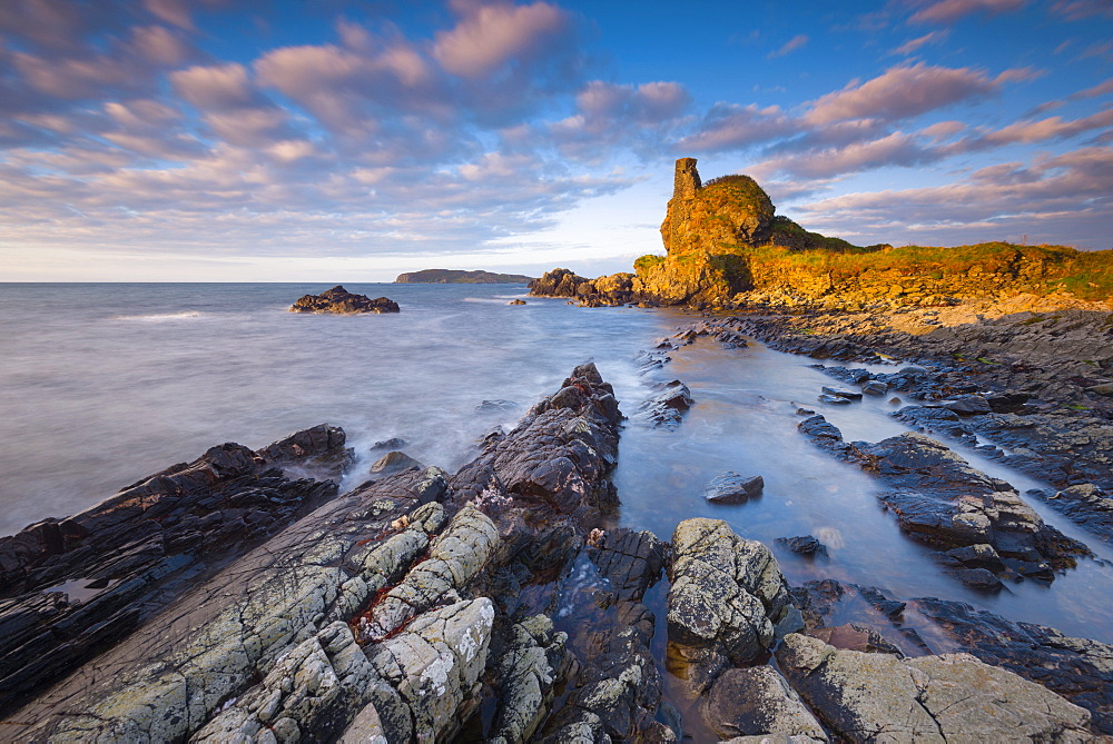 Lagavulin Bay, Dunyvaig (Dunyveg) Castle, Islay, Argyll and Bute, Scotland, United Kingdom, Europe