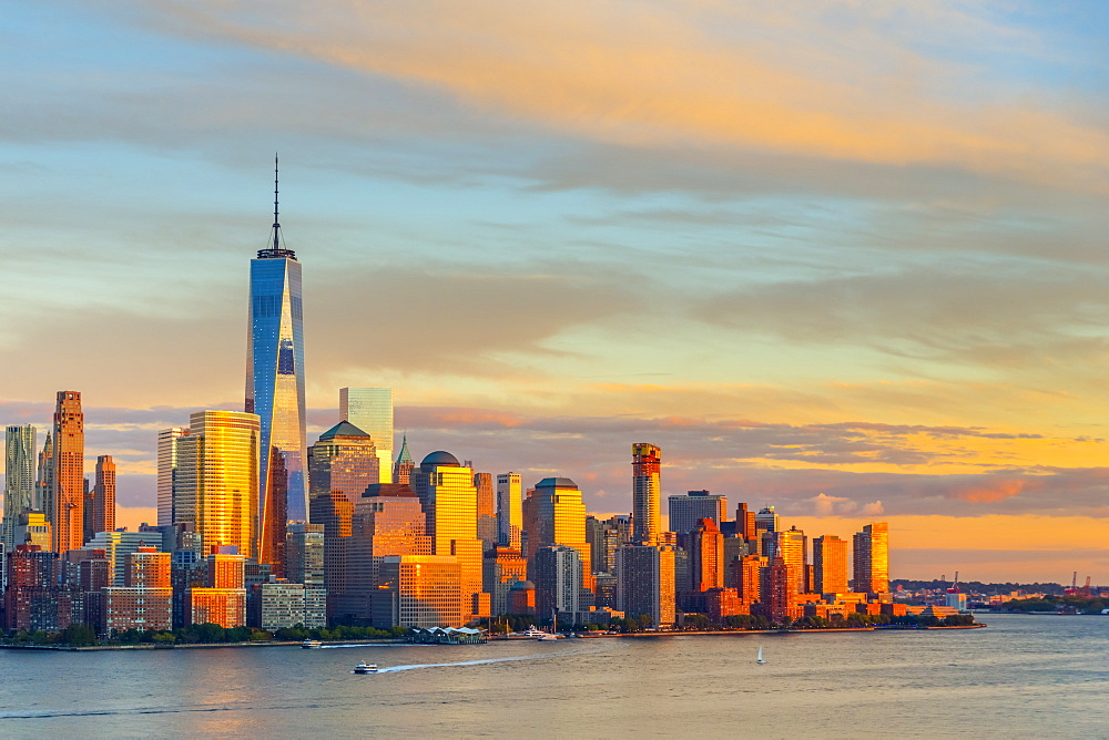 New York skyline, Lower Manhattan, World Trade Center, Freedom Tower, across Hudson River, New York State, United States of America, North America